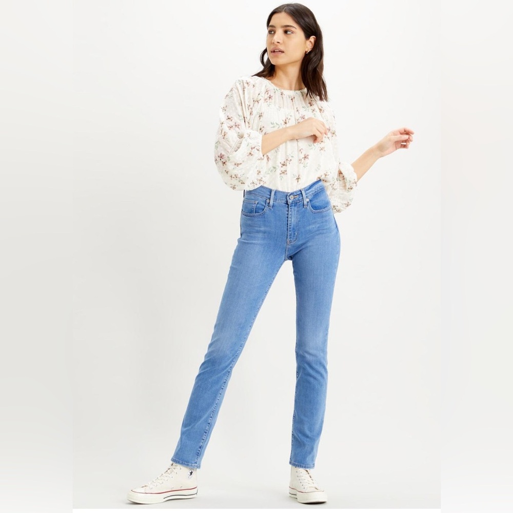 Levi’s Women’s High Rise Straight Leg Jeans